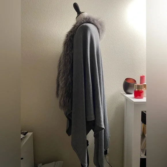 La Fiorentina Genuine Fox Trim Wool Wrap Gray One Size - Picture 8 of 12